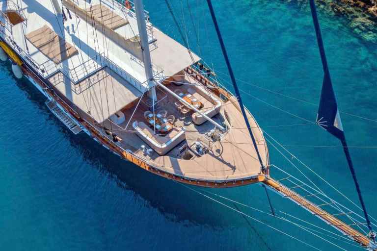 Is a Turkey Yacht Charter Good for Families? What Works Best for Kids, Grandparents, and Two-Family Groups