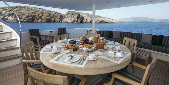 VIP Suite on upper deck (convertible to salon)