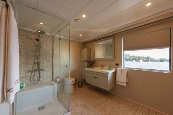 Image of OCEAN BREEZE yacht #9