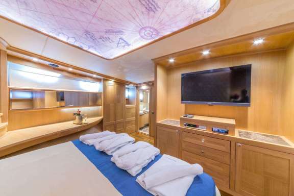Image of BLUE HEAVEN yacht #11