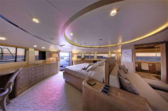Master Cabin on Main Deck with 2 en suite bathrooms & private terrace
