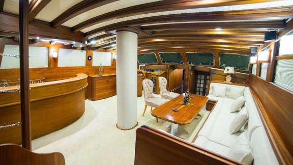 Image of Wicked Felina yacht #2