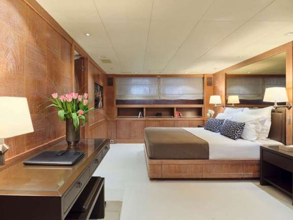 Sundeck Jacuzzi