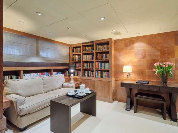 Upper Deck Salon