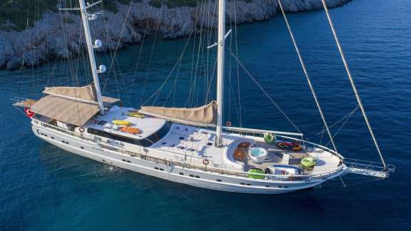 Image of QUEEN OF SALMAKIS yacht #10