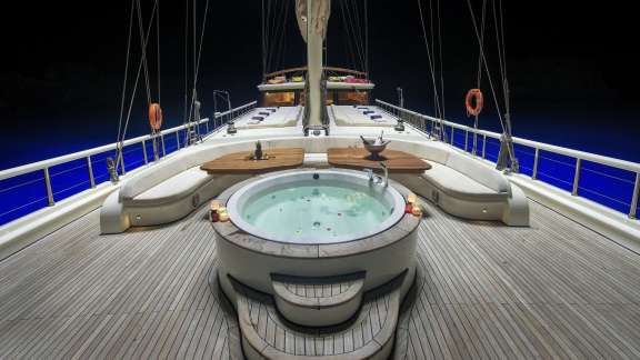 Image of QUEEN OF SALMAKIS yacht #17