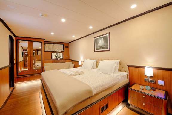 Image of QUEEN OF SALMAKIS yacht #8