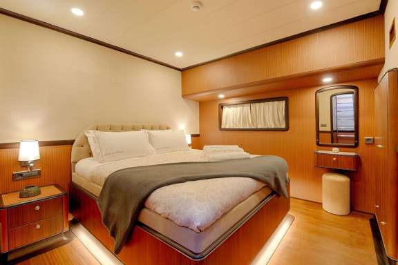 Image of QUEEN OF SALMAKIS yacht #9