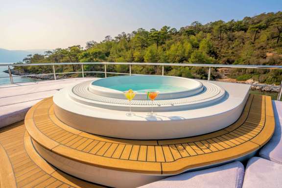 Image of IMMERSIVE yacht #16