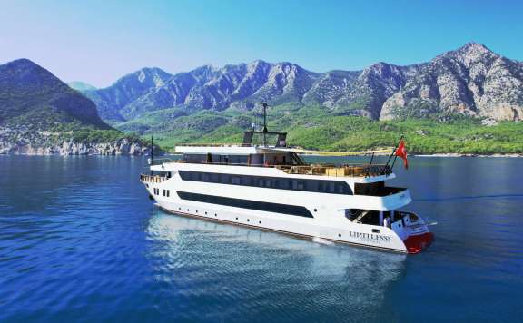 Image of LIMITLESS yacht #10
