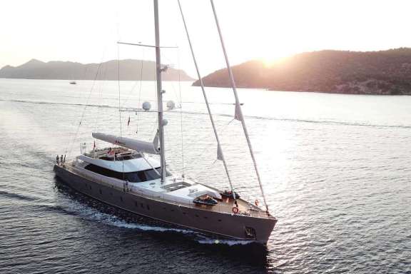 Image of All About U 2 yacht #5