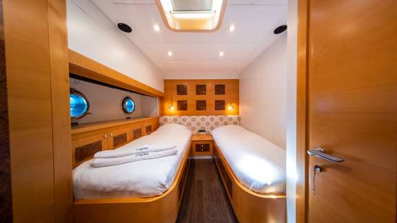 Image of TIGRA yacht #12