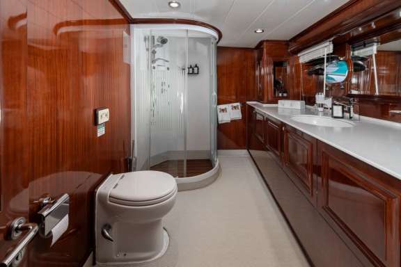 Image of PERFORMANCE FEE yacht #16