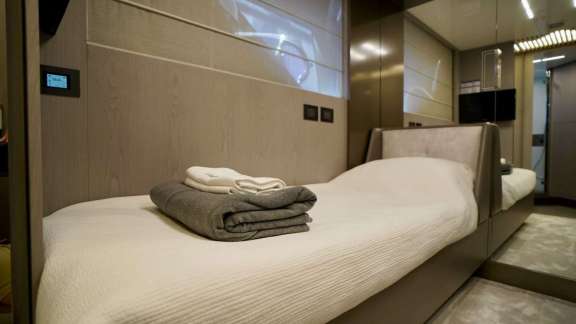 Image of SHERO yacht #13