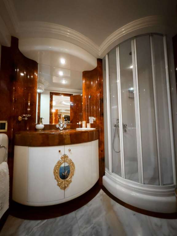 Image of CROCUS yacht #12