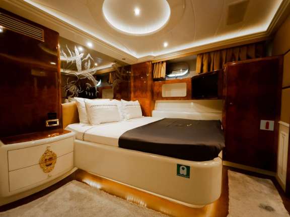 Image of CROCUS yacht #13