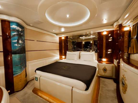 Image of CROCUS yacht #14