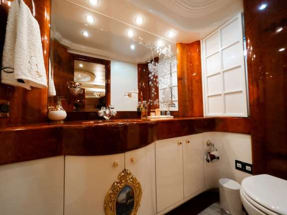 Image of CROCUS yacht #17