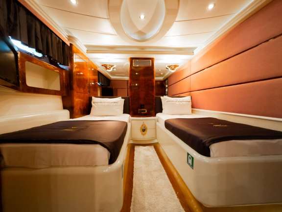 Image of CROCUS yacht #7