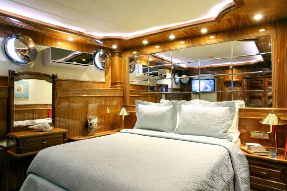 Image of QUEEN ATLANTIS yacht #14