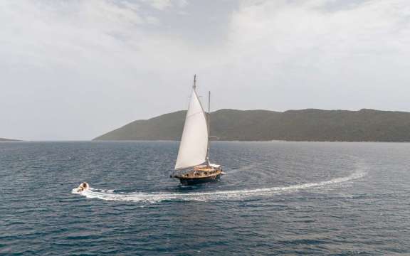 Image of LE PIETRE yacht #15